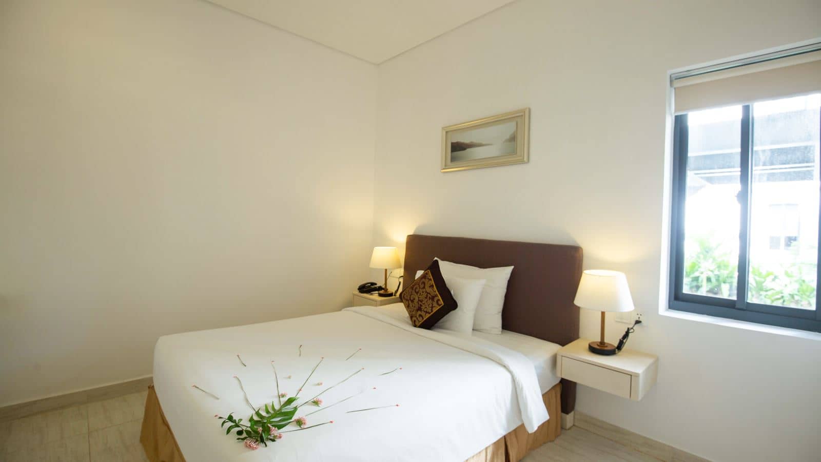 rooms-balcony-1-bedroom-bungalow