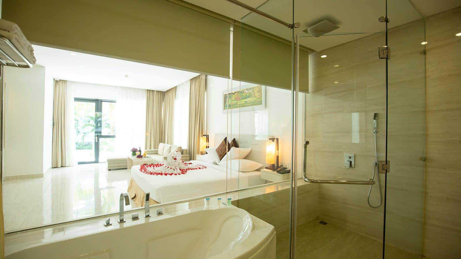 rooms-balcony-1-bedroom-bungalow