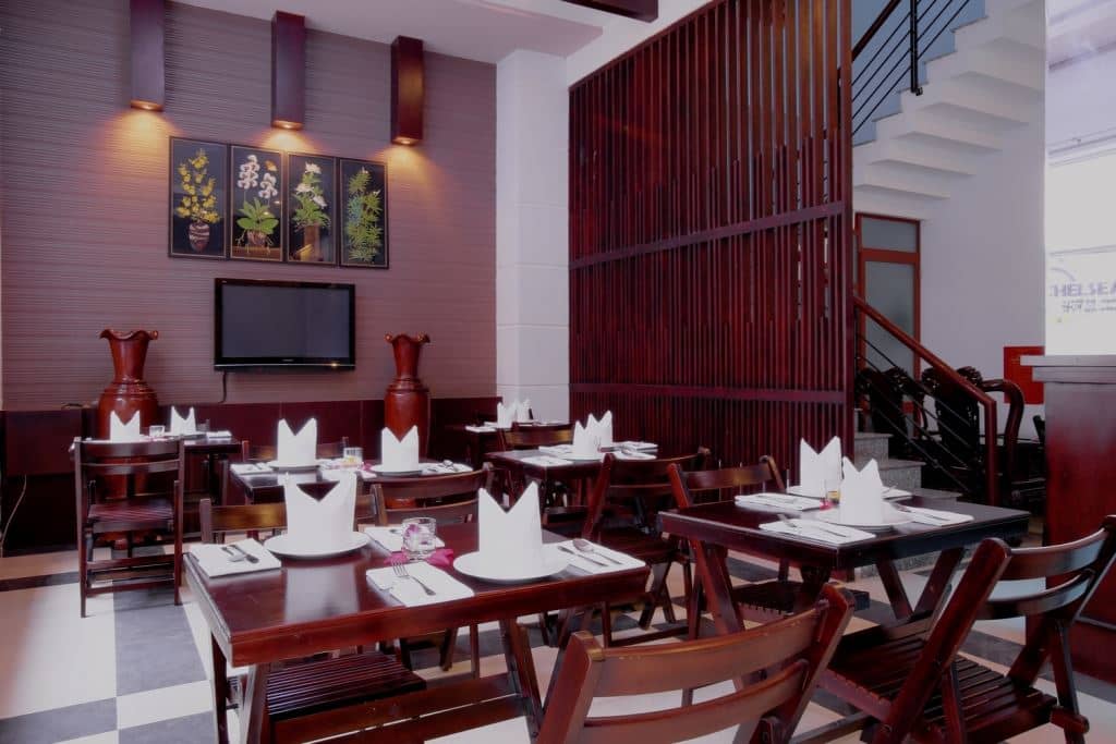 restaurants-restaurant