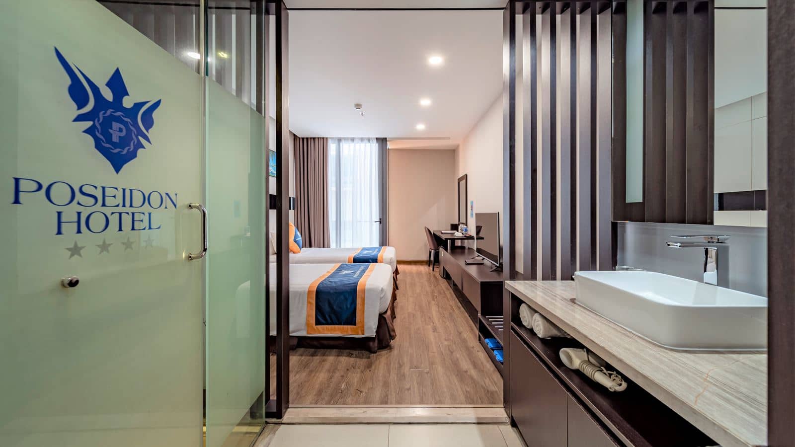 rooms-superior-with-balcony