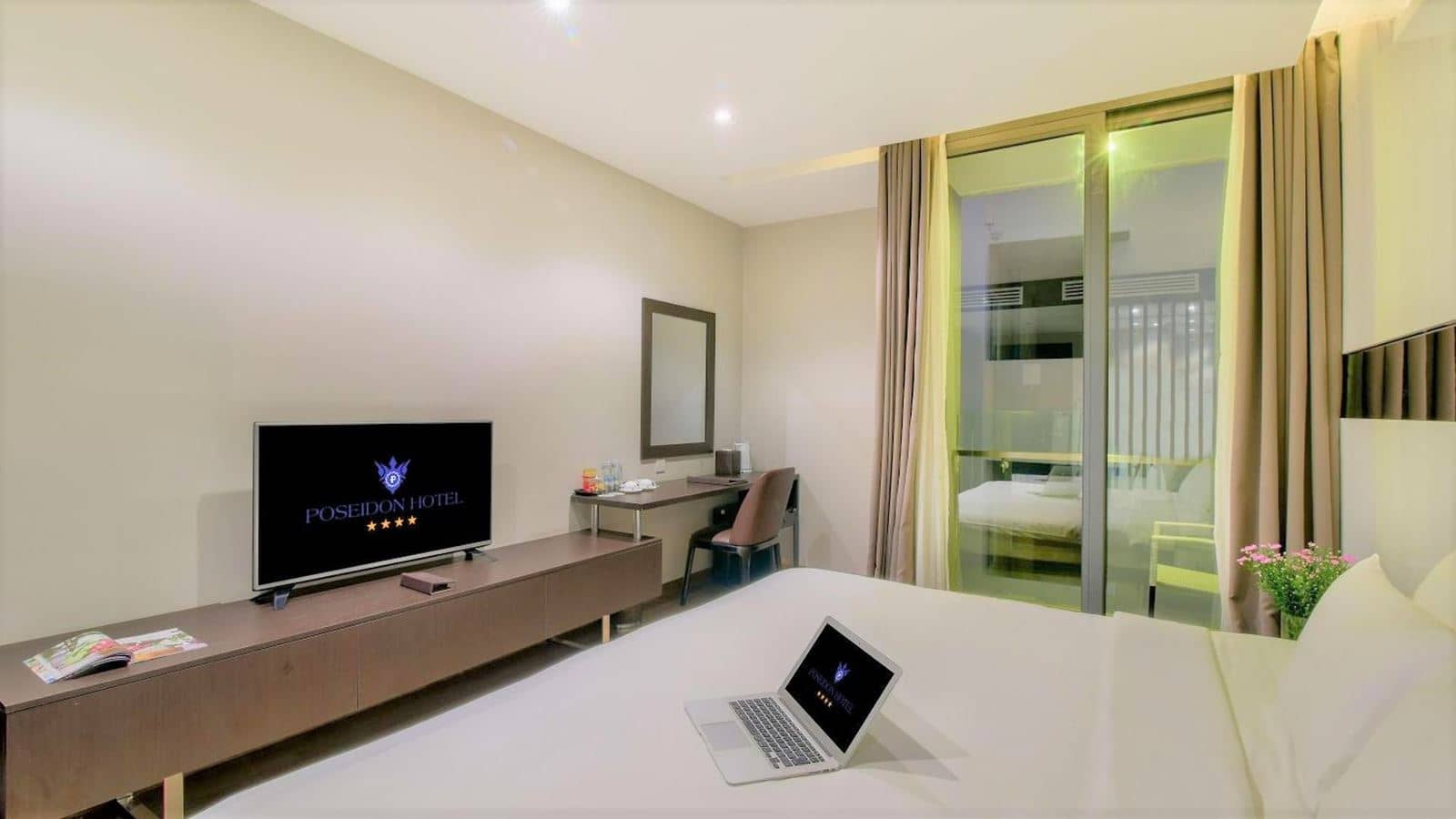 rooms-senior-deluxe-partial-sea-view-with-balcony