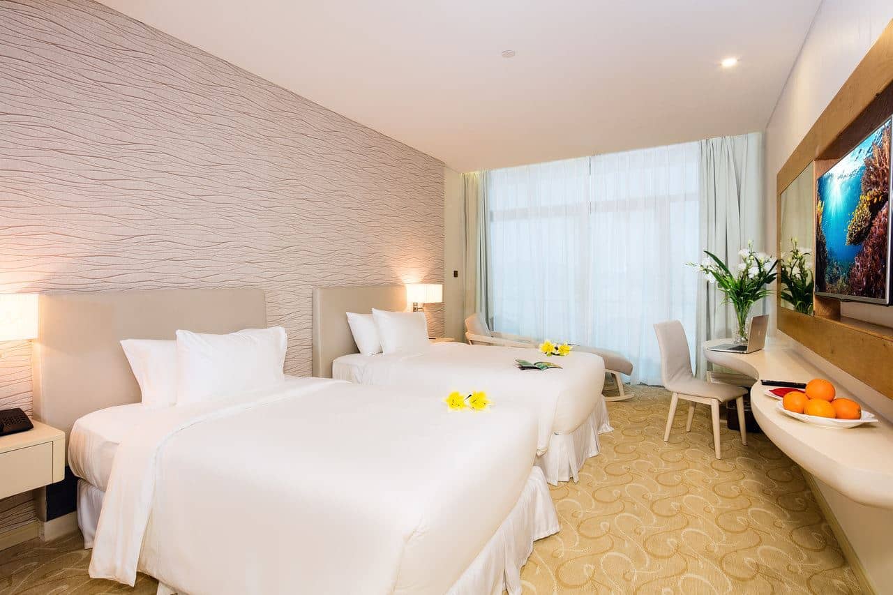 rooms-grand-royal-seaview-with-balcony-child-without-extra-bed