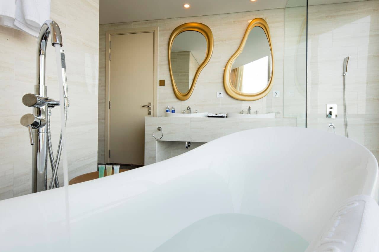 rooms-prime-suite-sea-view-with-balconychild-without-extra-bed