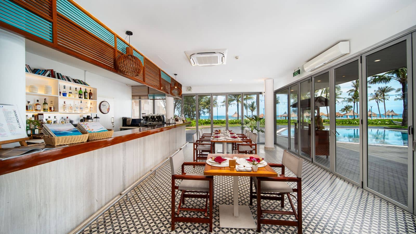 restaurants-ola-beach-club