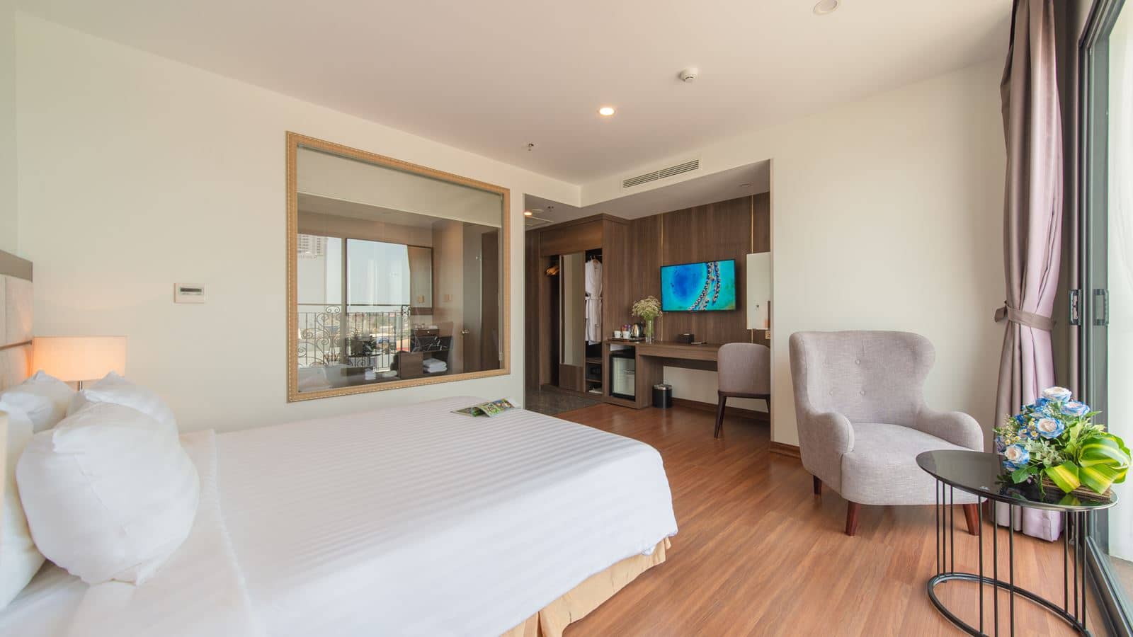 rooms-studio-plus-sea-view-with-balcony