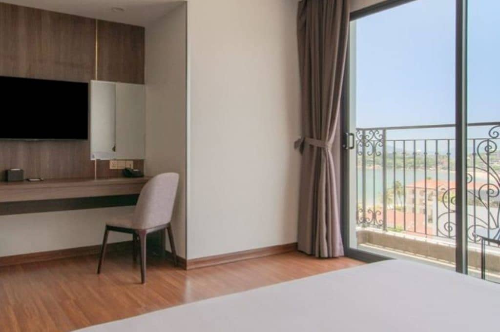 rooms-studio-plus-sea-view-with-balcony