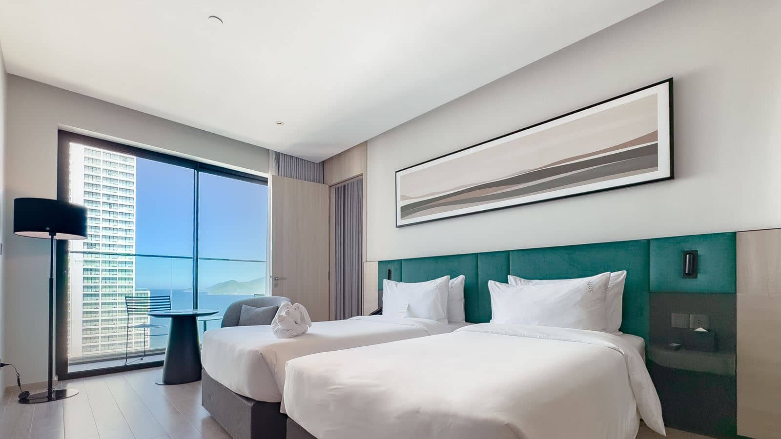 rooms-family-sea-view-with-balcony