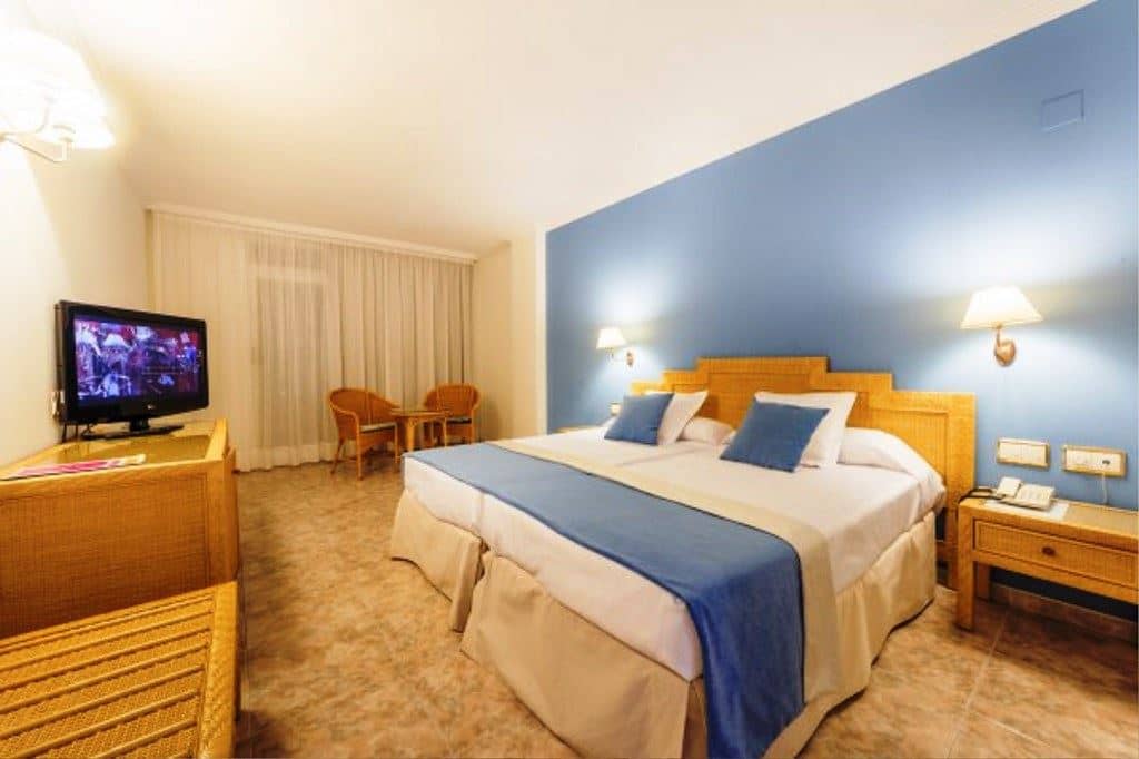 rooms-double-standard-room-balcony-or-terrace