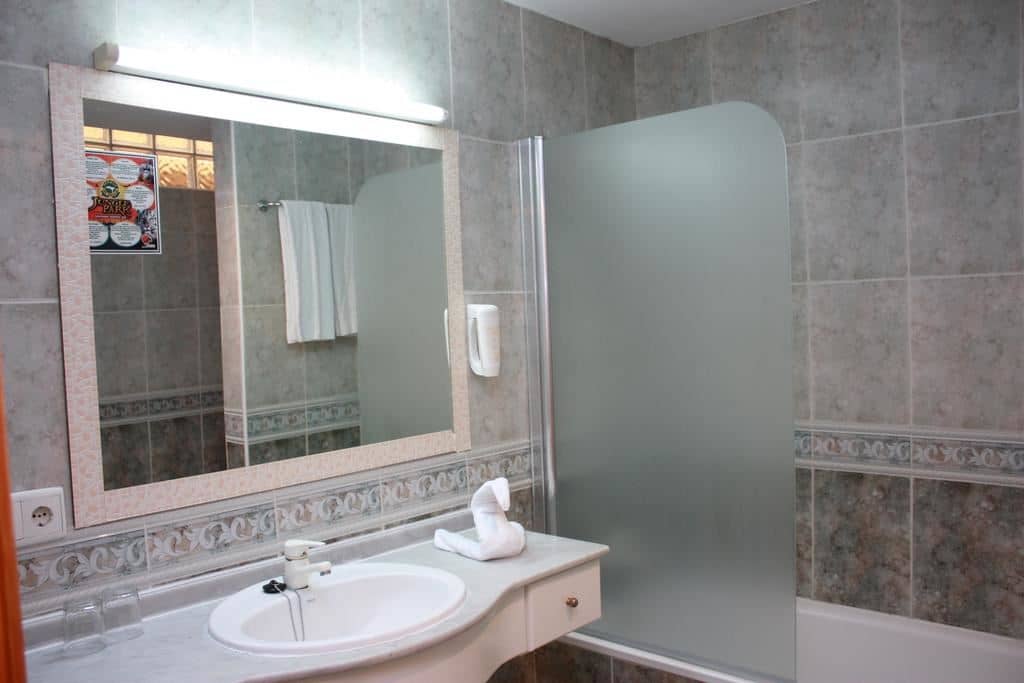 rooms-1-bedroom-apartment-private-garden