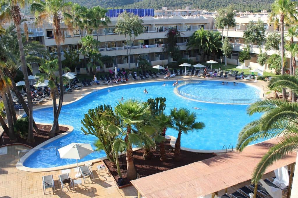 pools-outdoor-pool