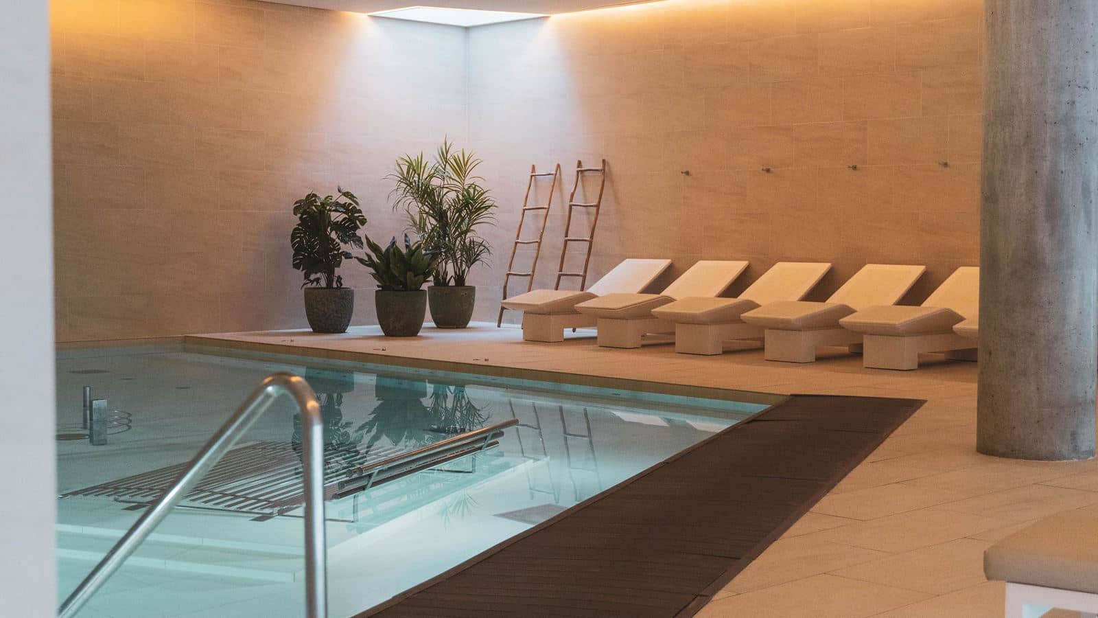 pools-indoor-pool