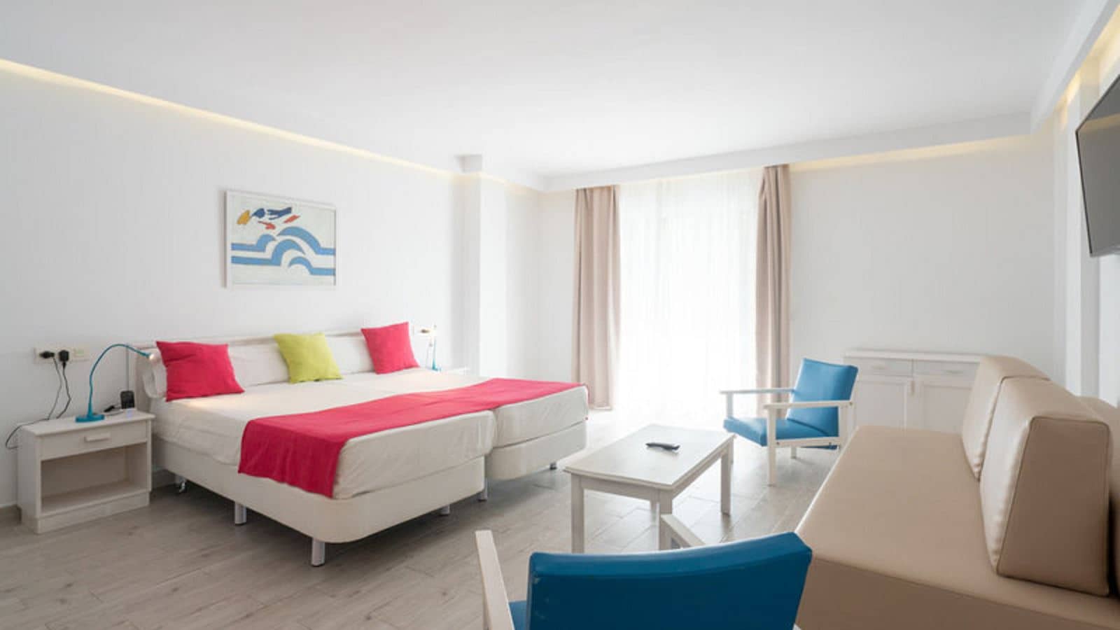 rooms-double-standard-balcony-or-terrace