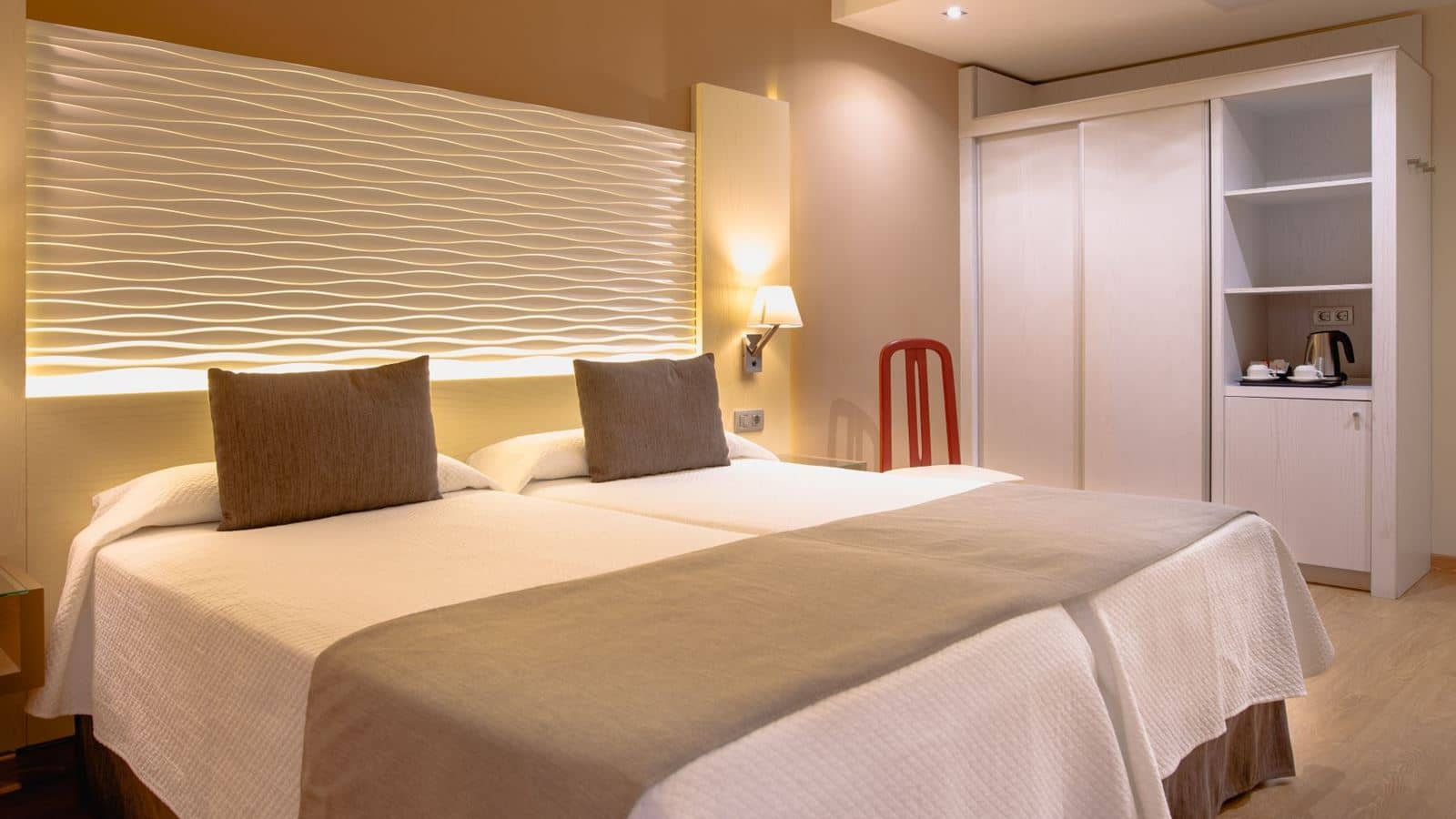 rooms-double-room-with-balcony-or-terrace