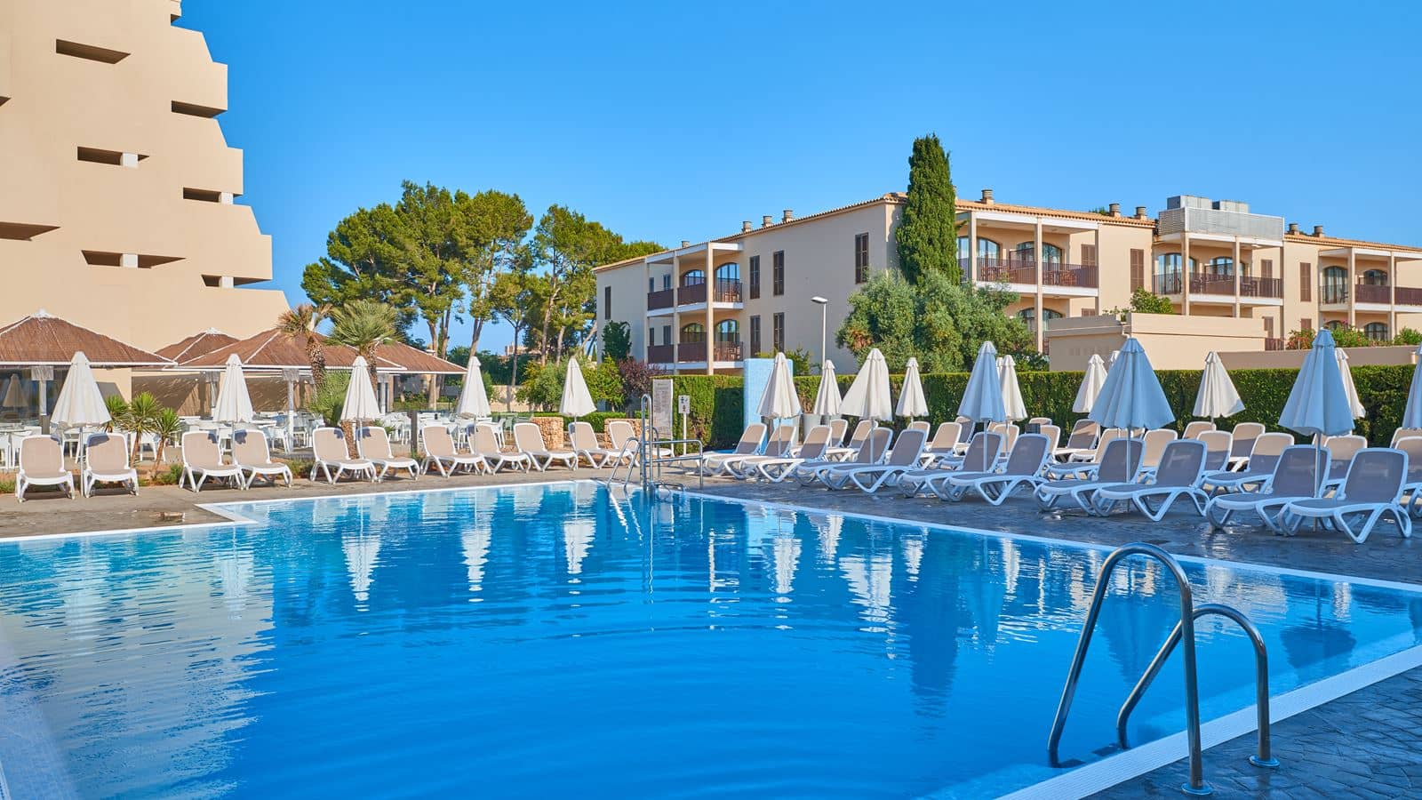 pools-outdoor-pool