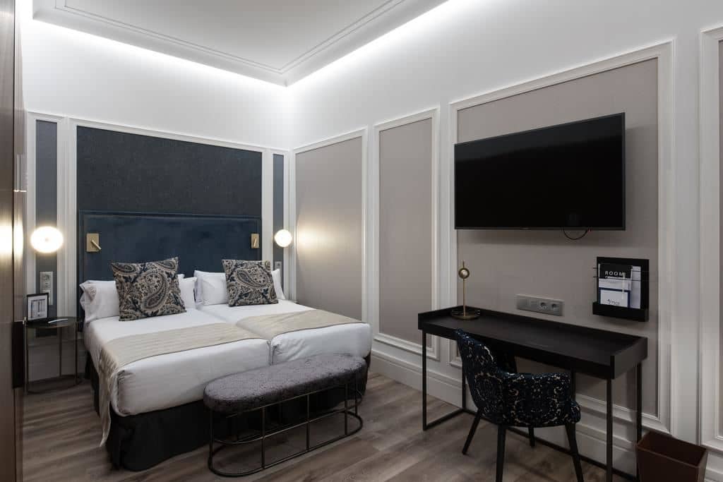 rooms-standard-room