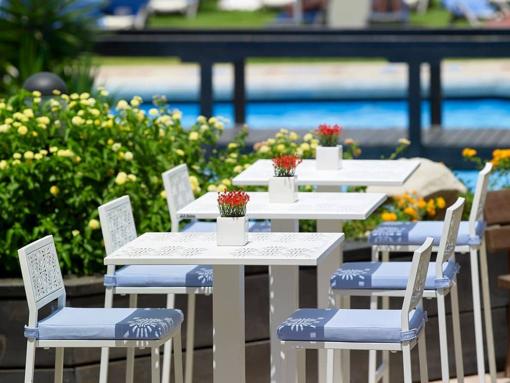 bars-elements-pool-bar-delfinia