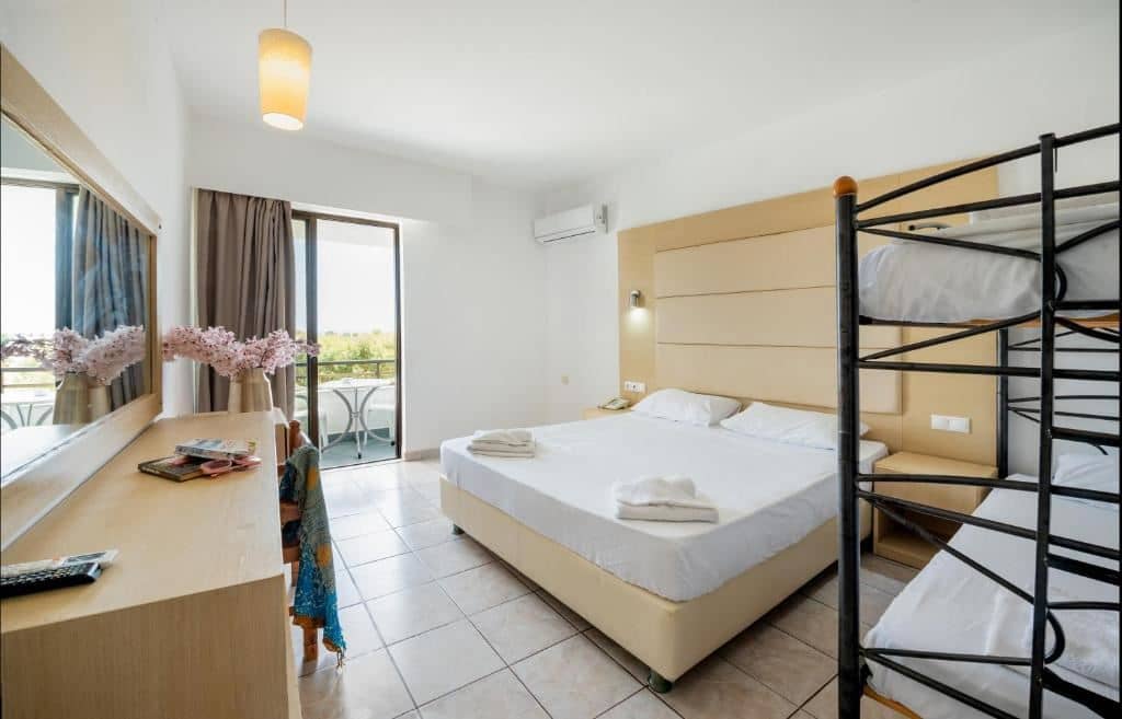 rooms-family-room