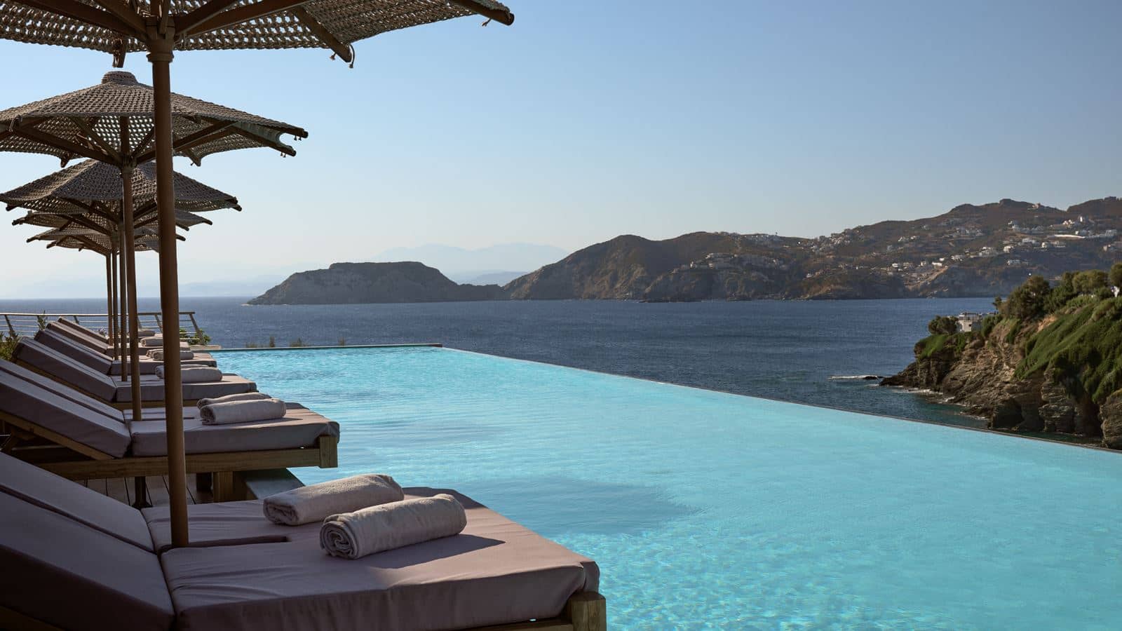 rooms-casa-swim-up-side-sea-view