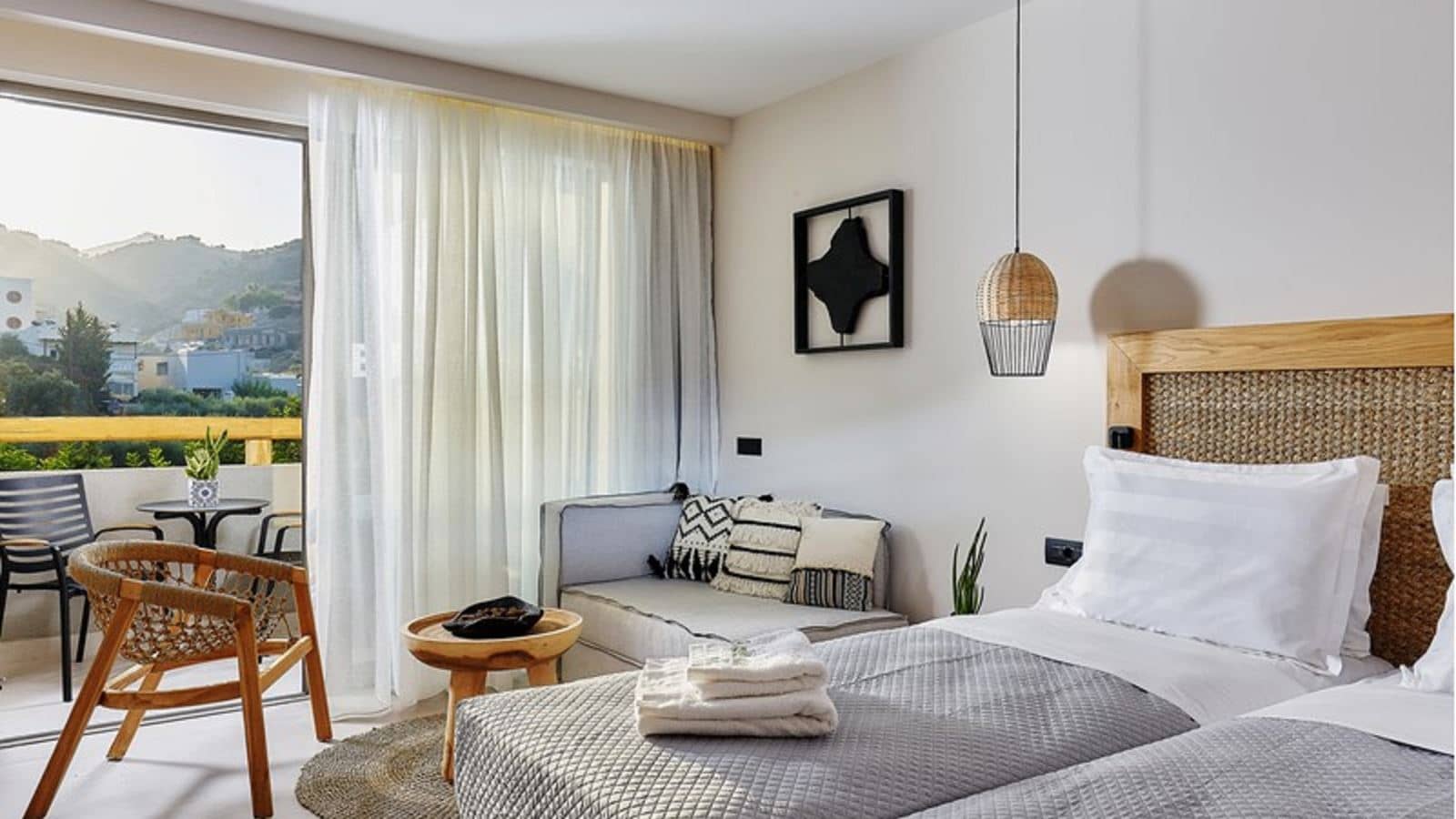 rooms-junior-suite-garden-or-side-sea-view
