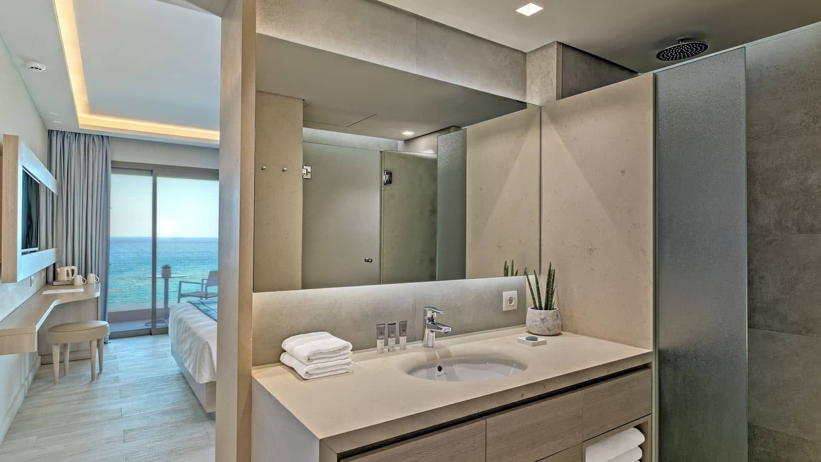 rooms-double-triple-room-sea-view