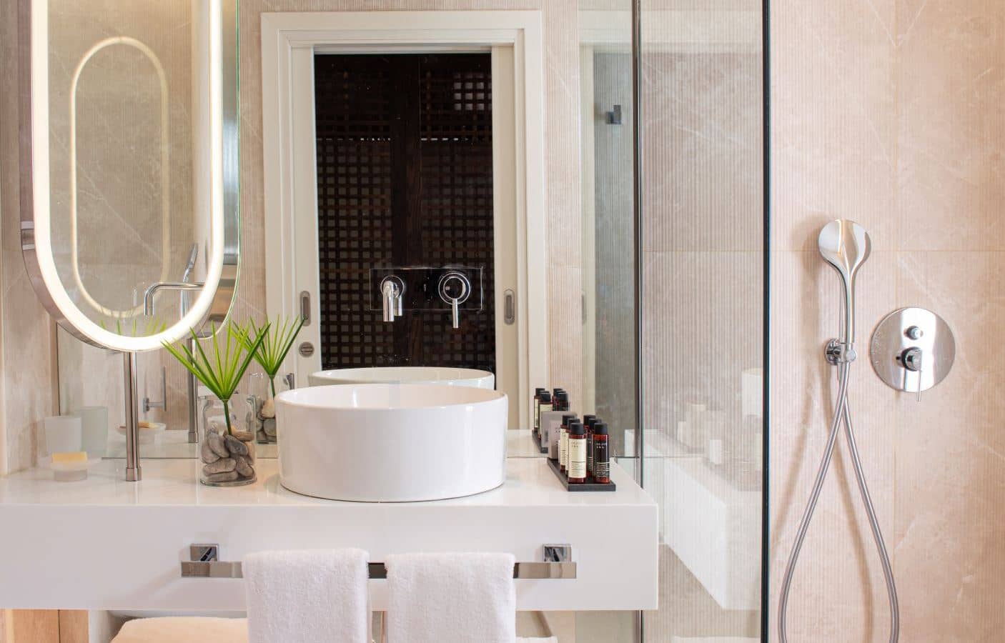 rooms-superior-double-swim-up-sharing-pool-sea-front