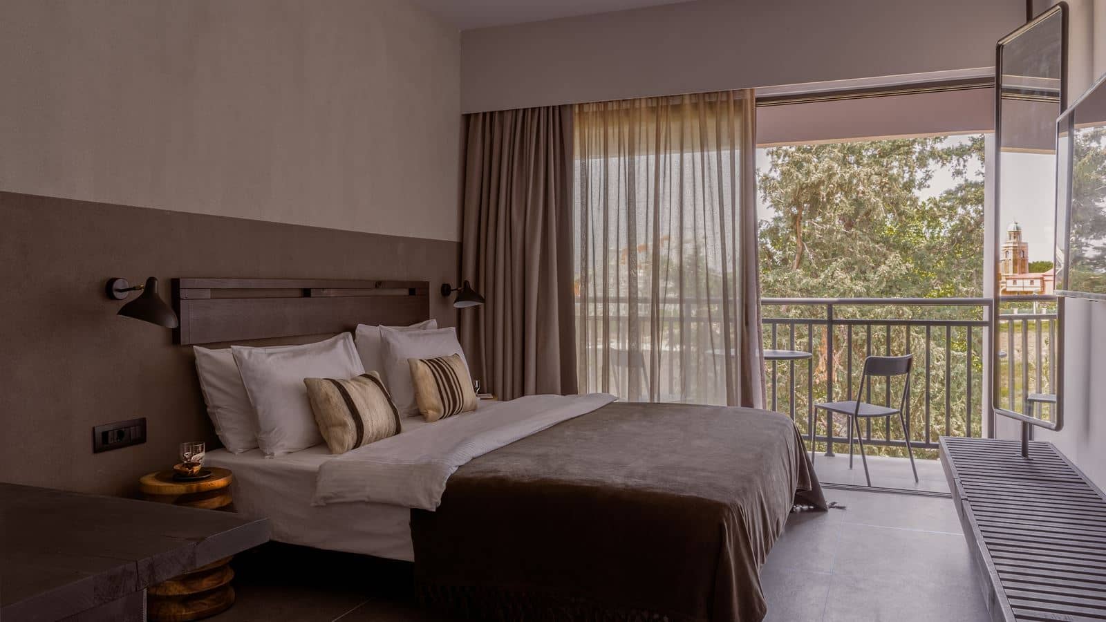 rooms-single-room-land-view-balcony-or-terrace
