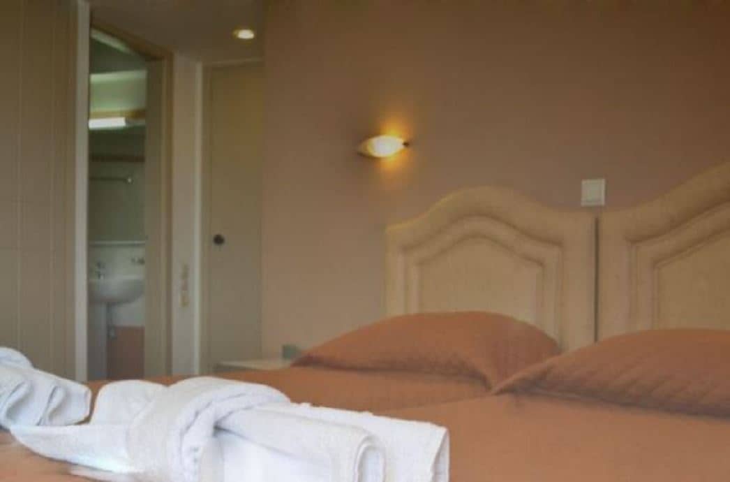 rooms-twin-room