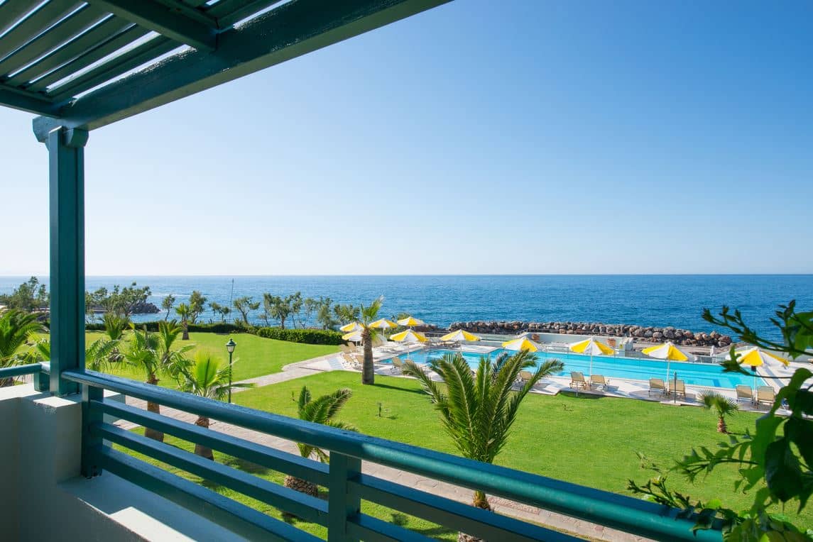 rooms-bungalow-front-sea-view