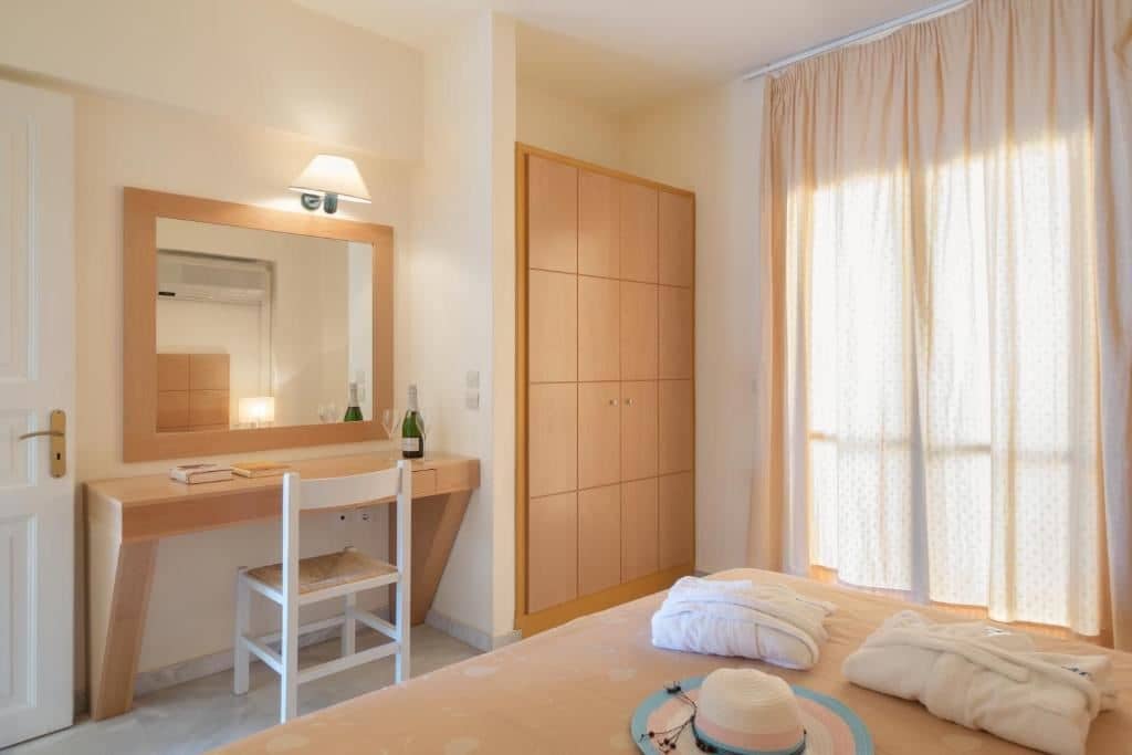 rooms-1-bedroom-apartment-inland-view