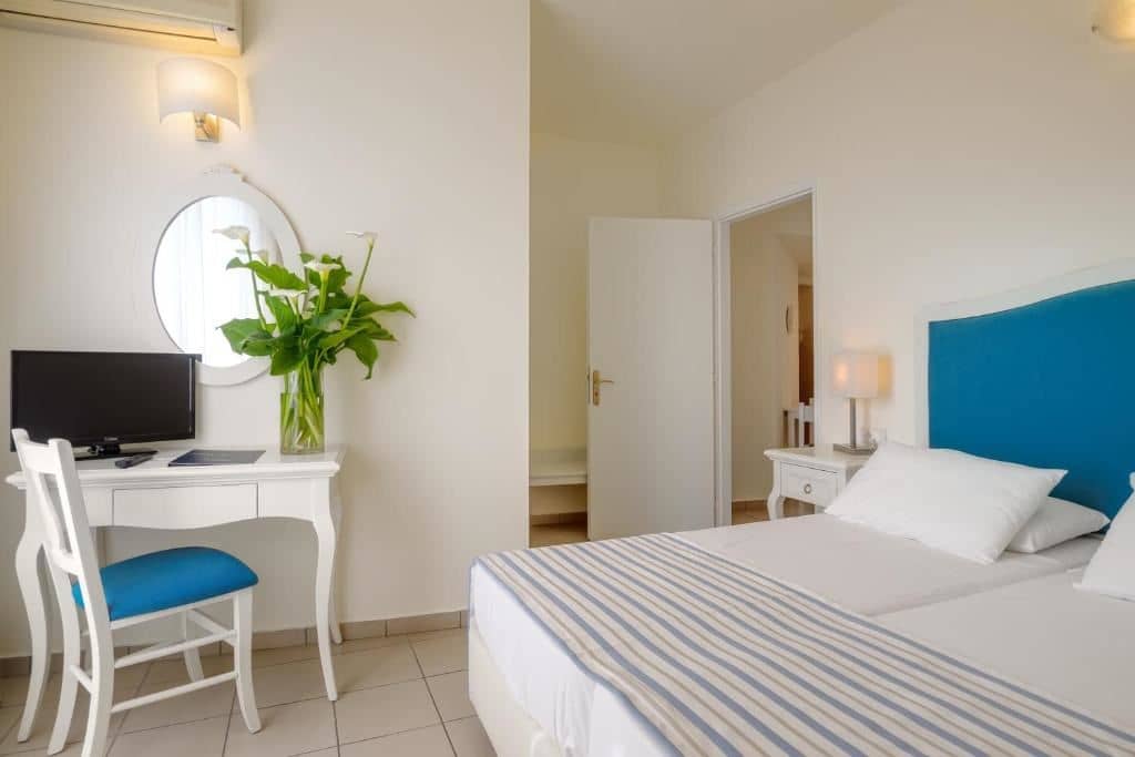 rooms-1-bedroom-apartment-inland-view