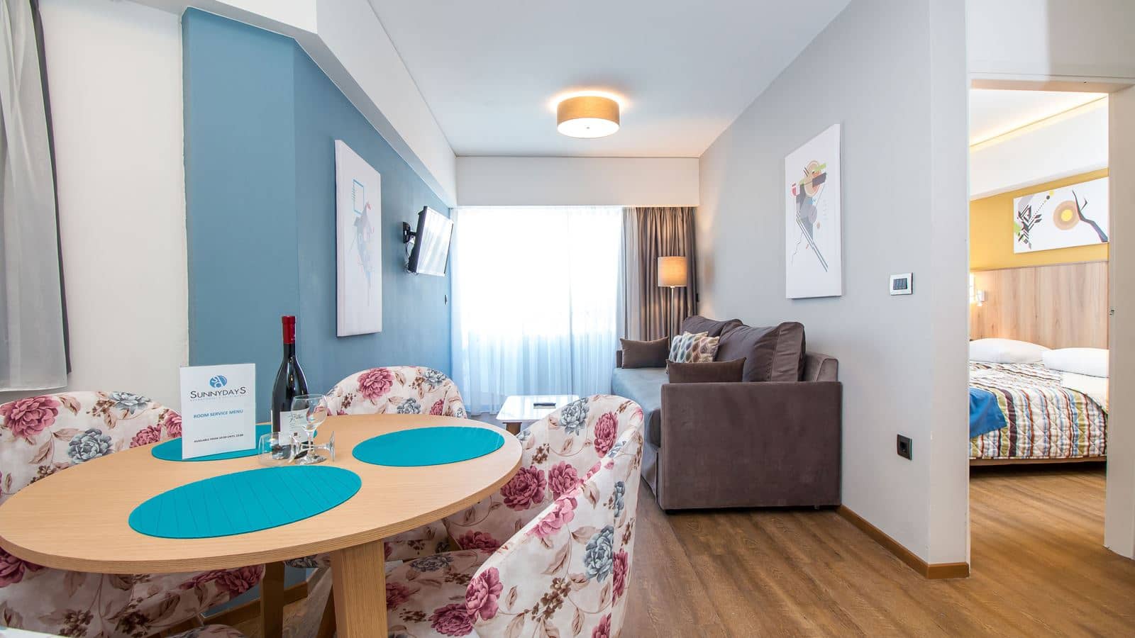 rooms-suite-balcony-or-terrace