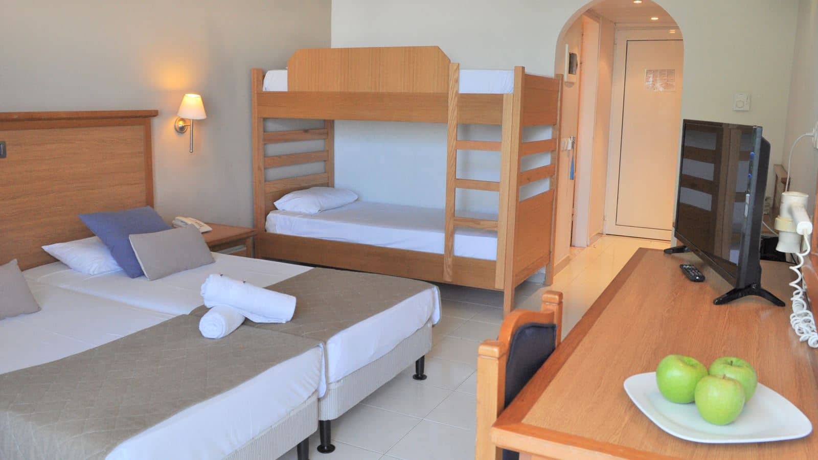 rooms-family-bunkbed-room
