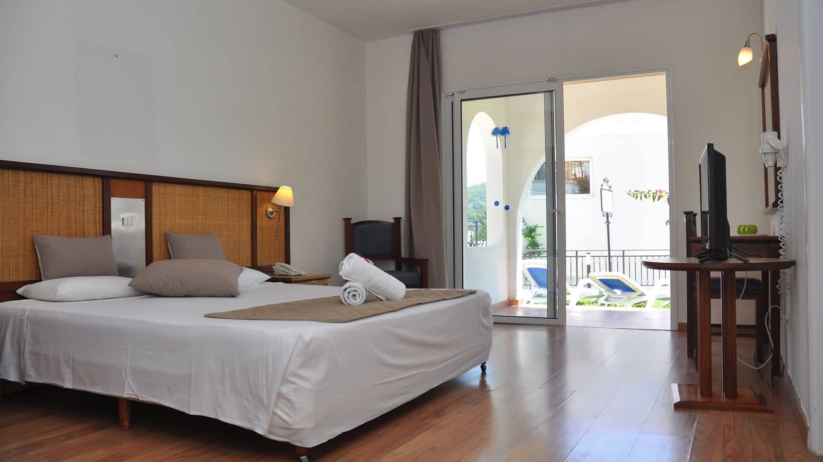 rooms-family-room-2-bedroom