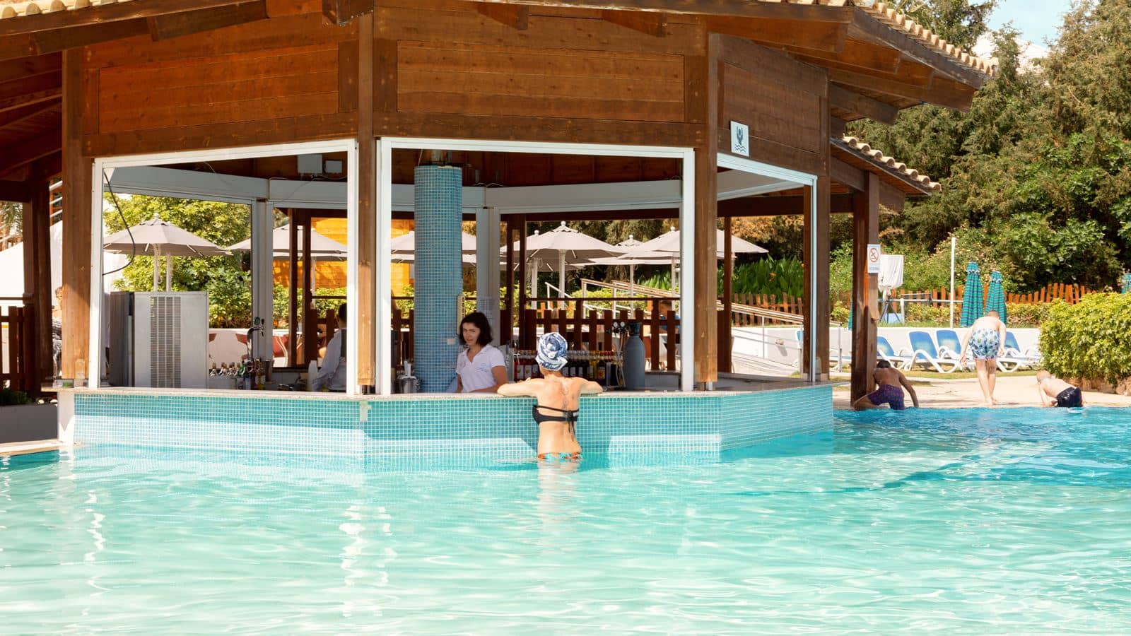 bars-idra-pool-bar
