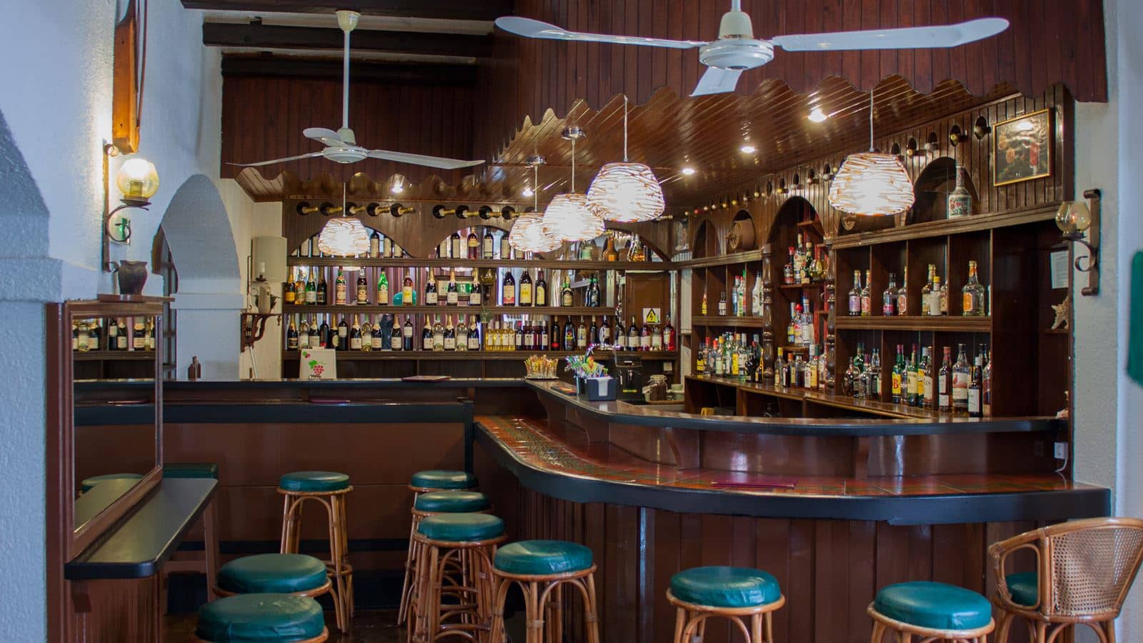 bars-main-bar