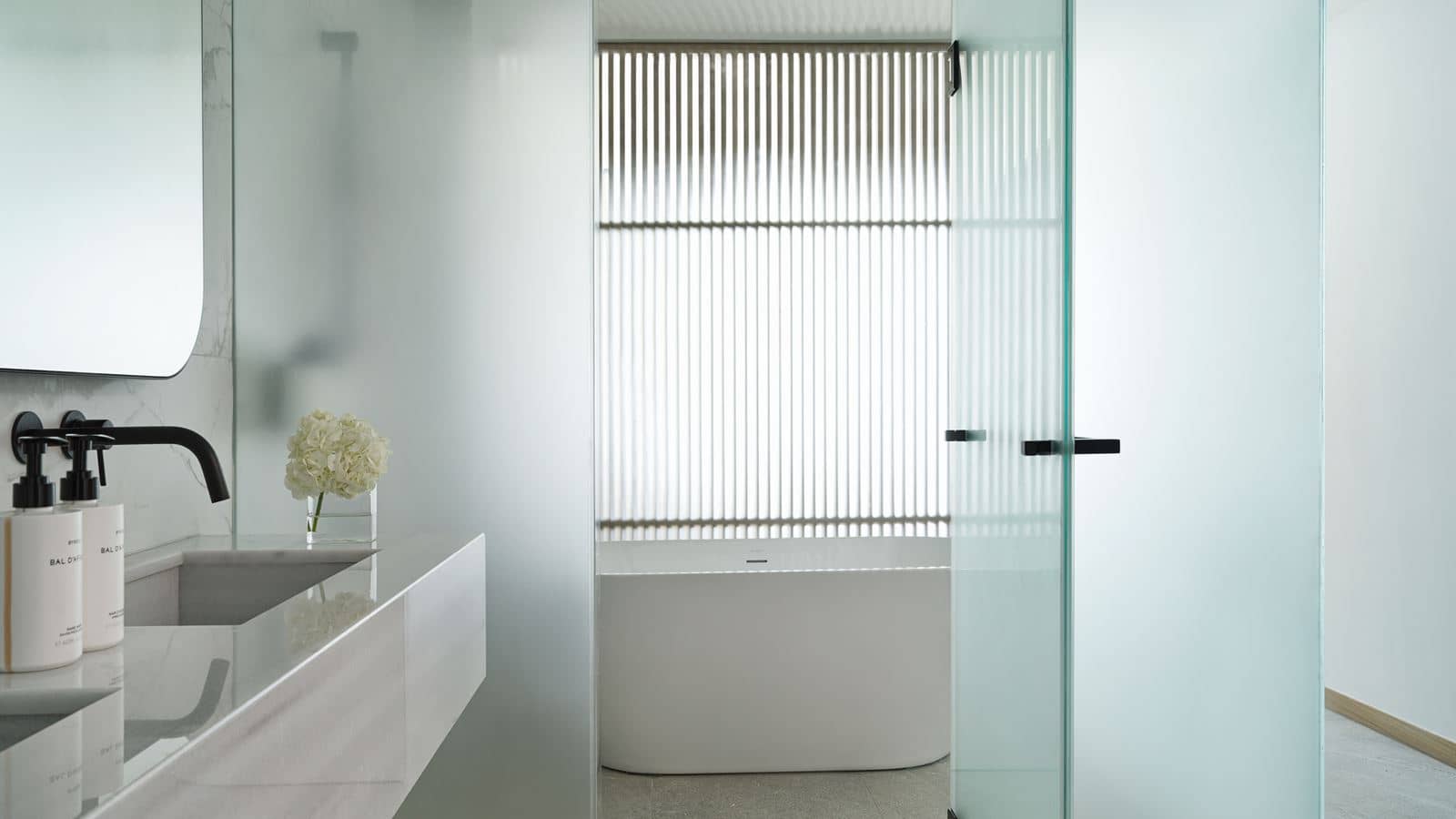 rooms-suite-1-bedroom-seaview-plunge-pool