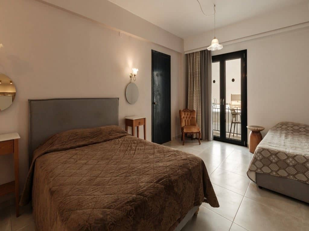 rooms-superior-room-pool-front-balcony-or-terrace