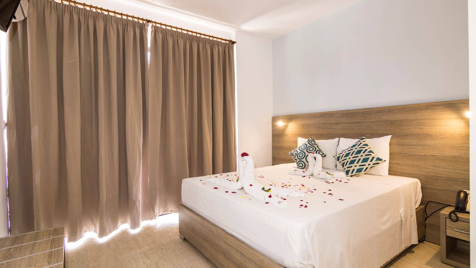 rooms-room-double-balcony-or-terrace