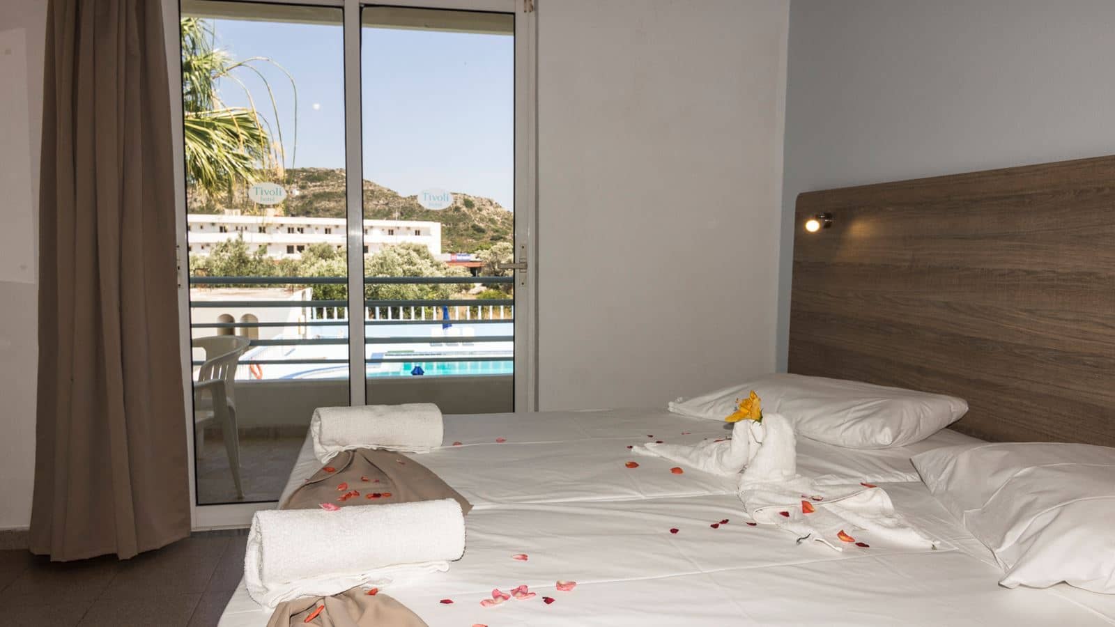 rooms-room-double-balcony-or-terrace