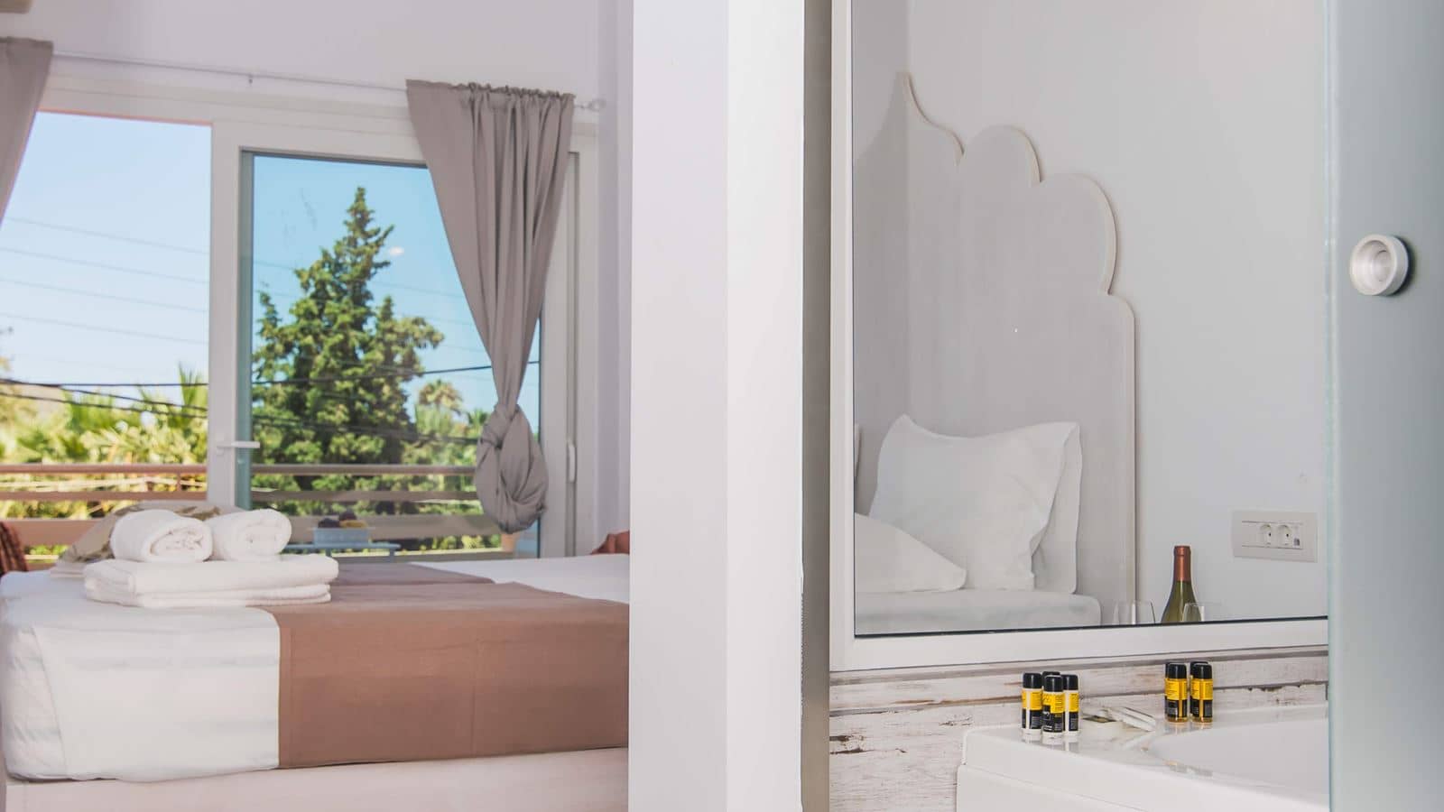 rooms-suite-junior-double-balcony-or-terrace