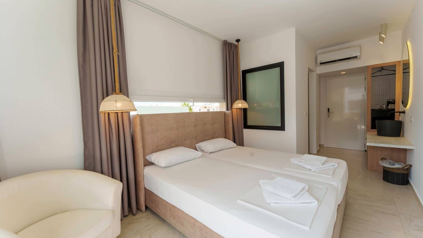 rooms-room-deluxe-twin-balcony-or-terrace