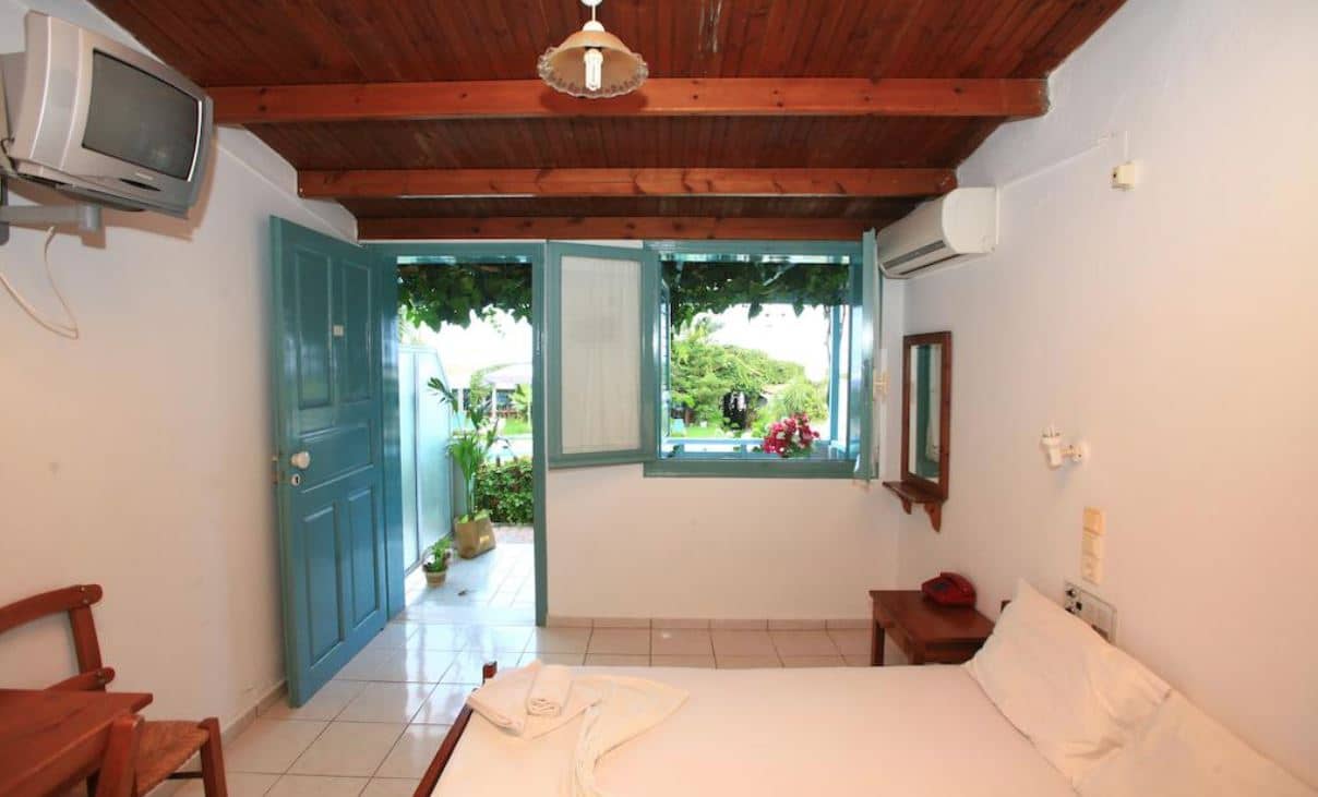 rooms-studio-standard-triple-balcony-or-terrace
