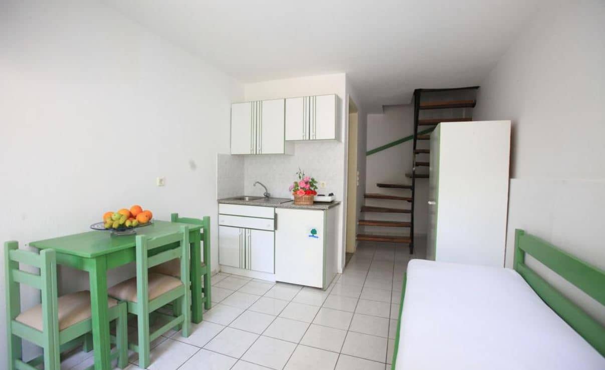 rooms-maisonette-standard-triple-balcony-or-terrace