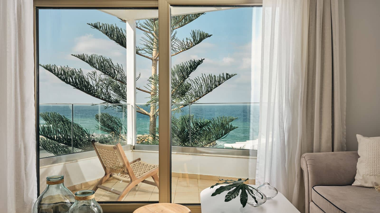 rooms-superior-double-sea-front