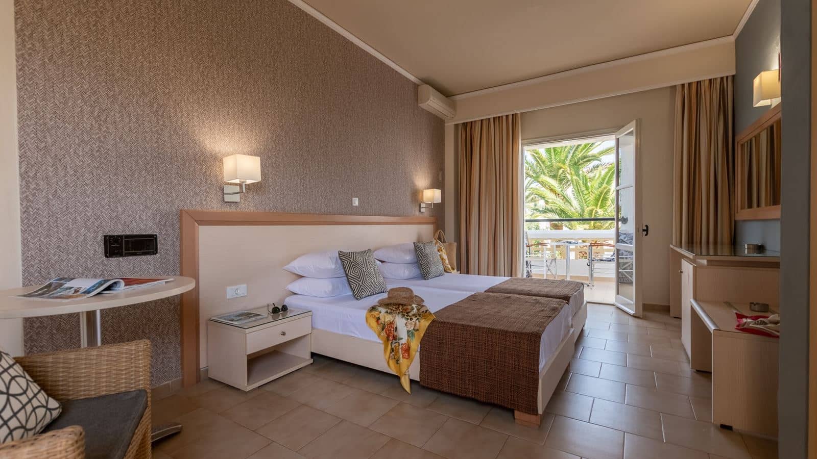 rooms-superior-twin-room-gardenview-balcony-or-terrace