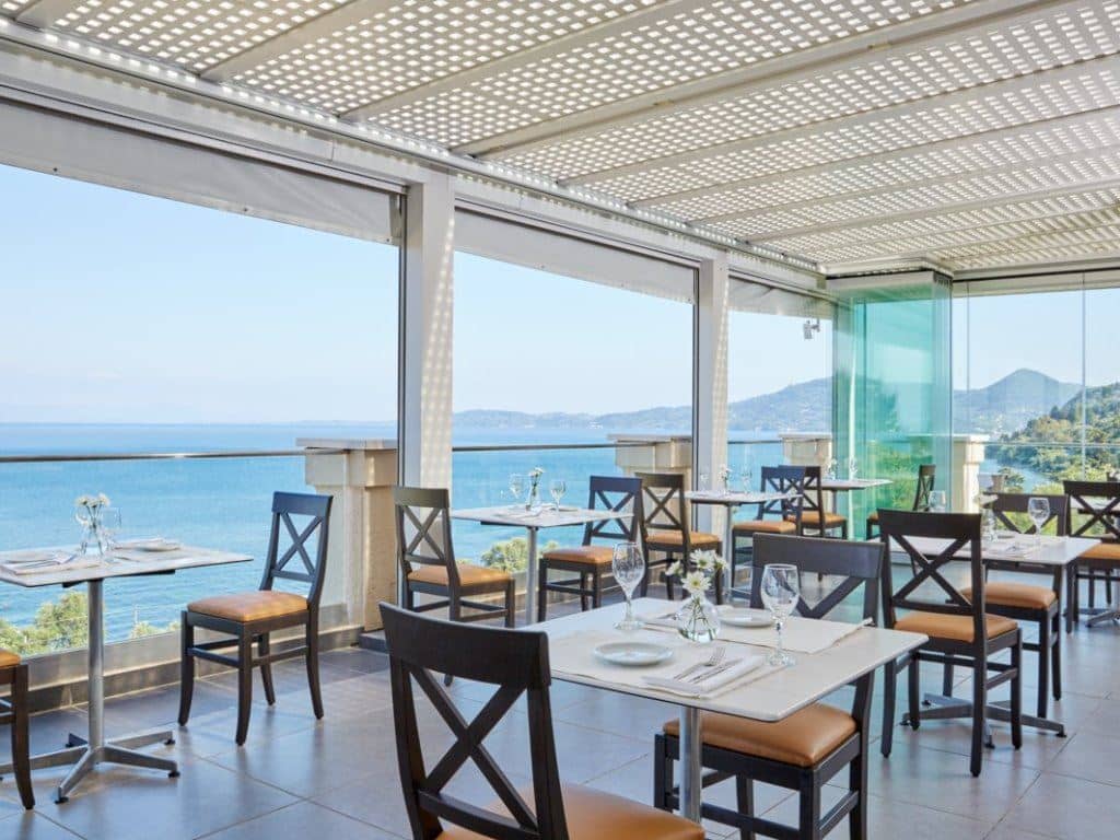 restaurants-la-terrrazza-main-restaurant