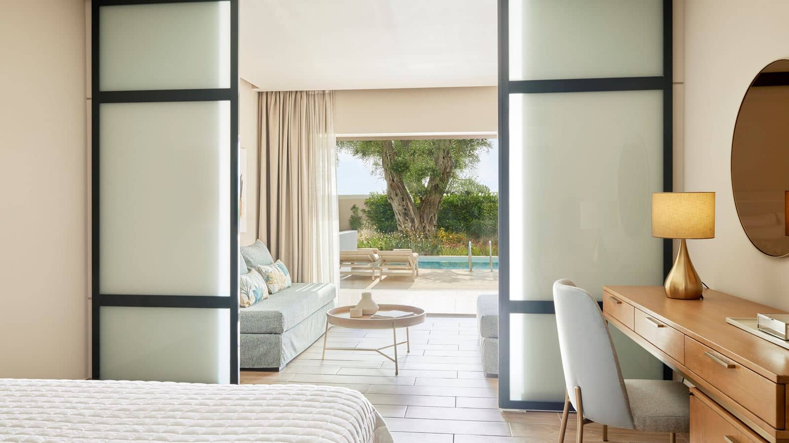 rooms-junior-suite-private-pool-garden-view