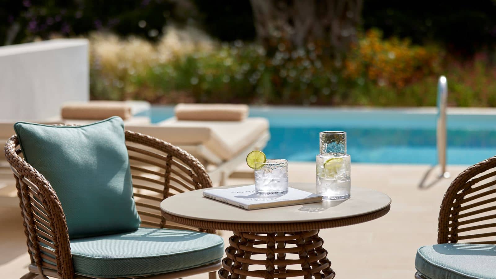 rooms-junior-suite-private-pool-garden-view