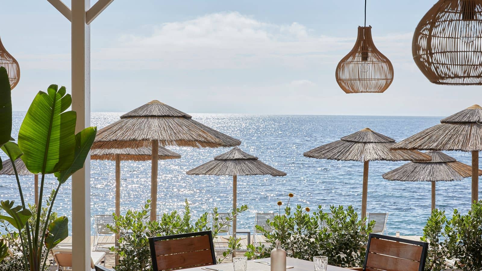 restaurants-deck-bar--grill