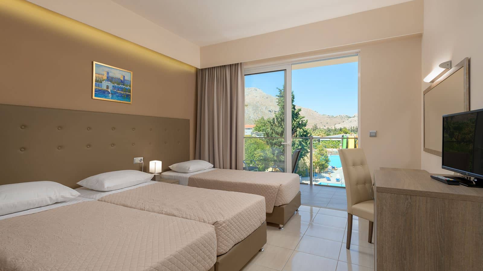 rooms-superior-family-room